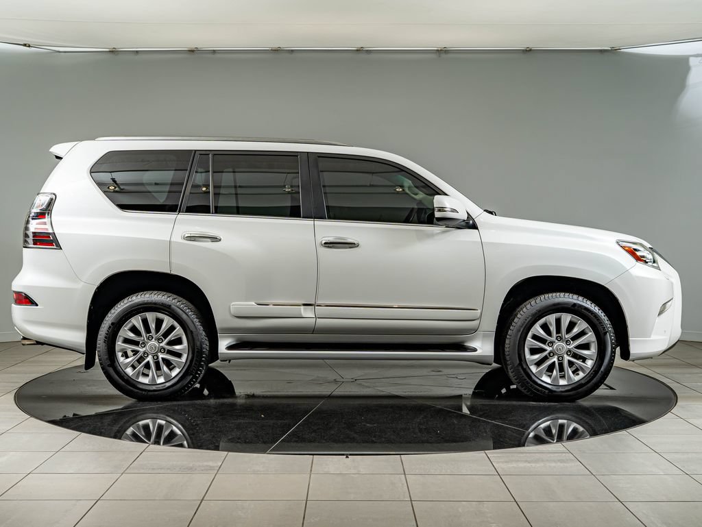 Used 2014 Lexus GX 460 w/ Premium Package AWD/4WD image 4