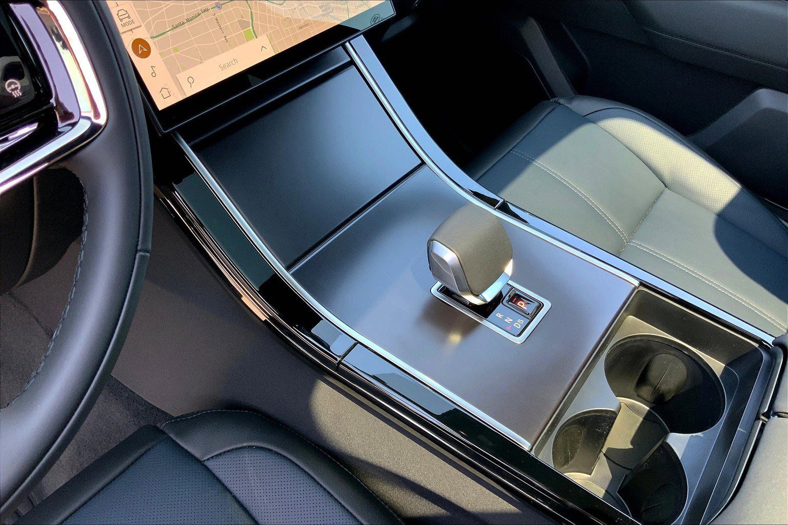 New 2026 Land Rover Range Rover Velar Dynamic SE image 8