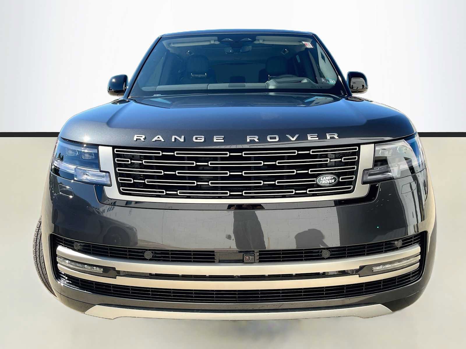 New 2027 Land Rover Range Rover Long Wheelbase SE AWD/4WD image 2