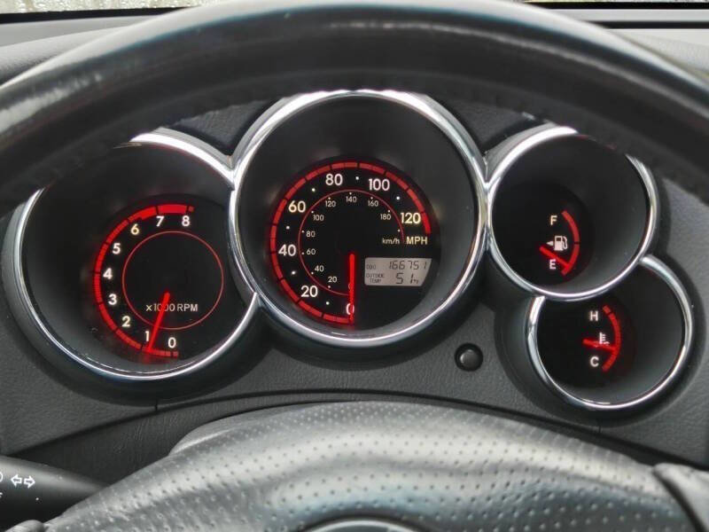 Used 2006 Toyota Matrix XR AWD/4WD image 22