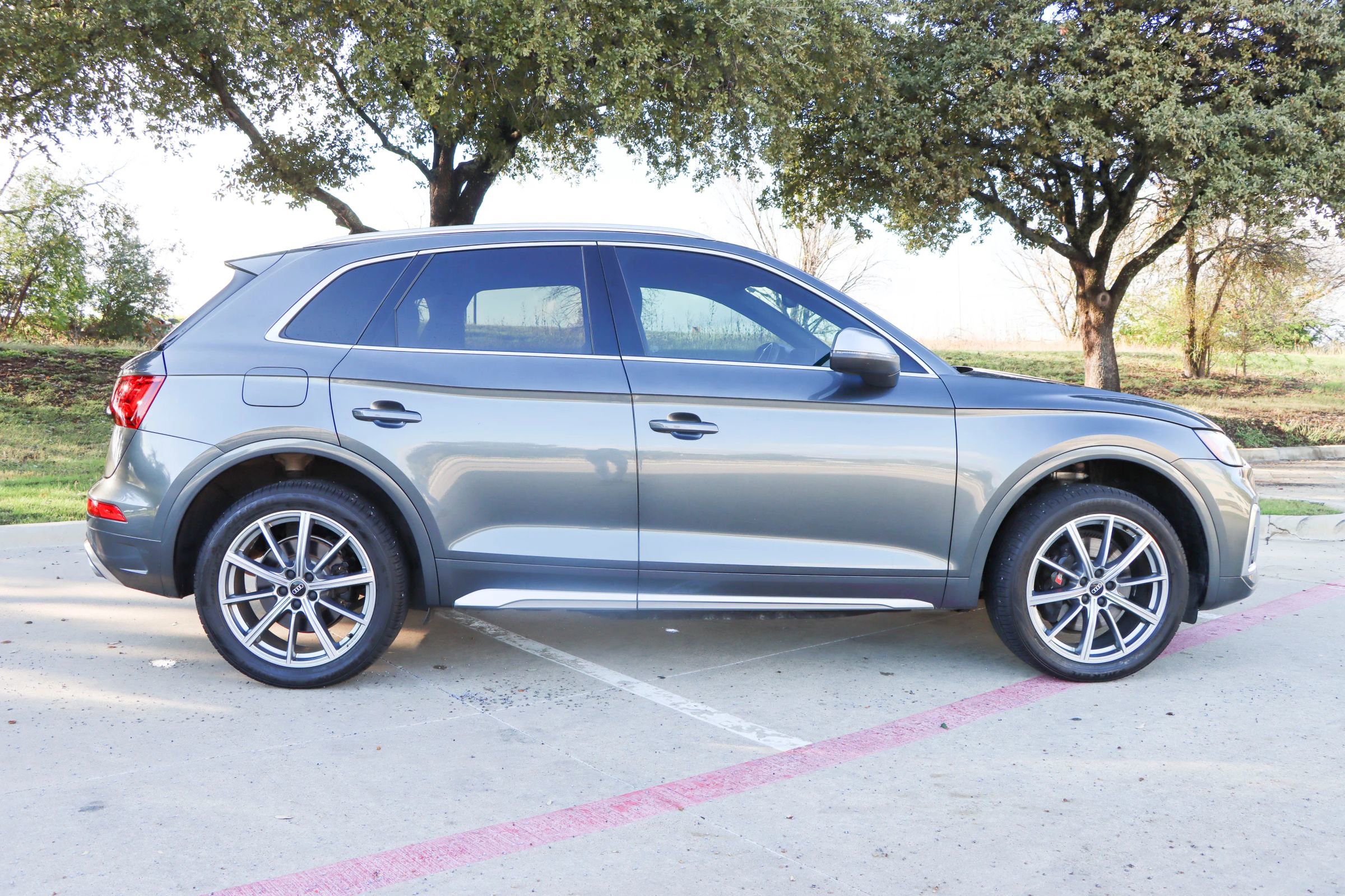 Used 2021 Audi SQ5 Premium Plus w/ Premium Plus Package image 8