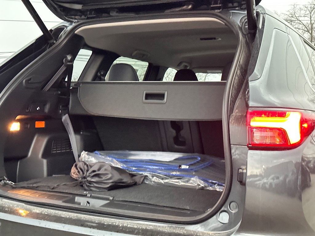 New 2025 Mitsubishi Outlander SE image 7