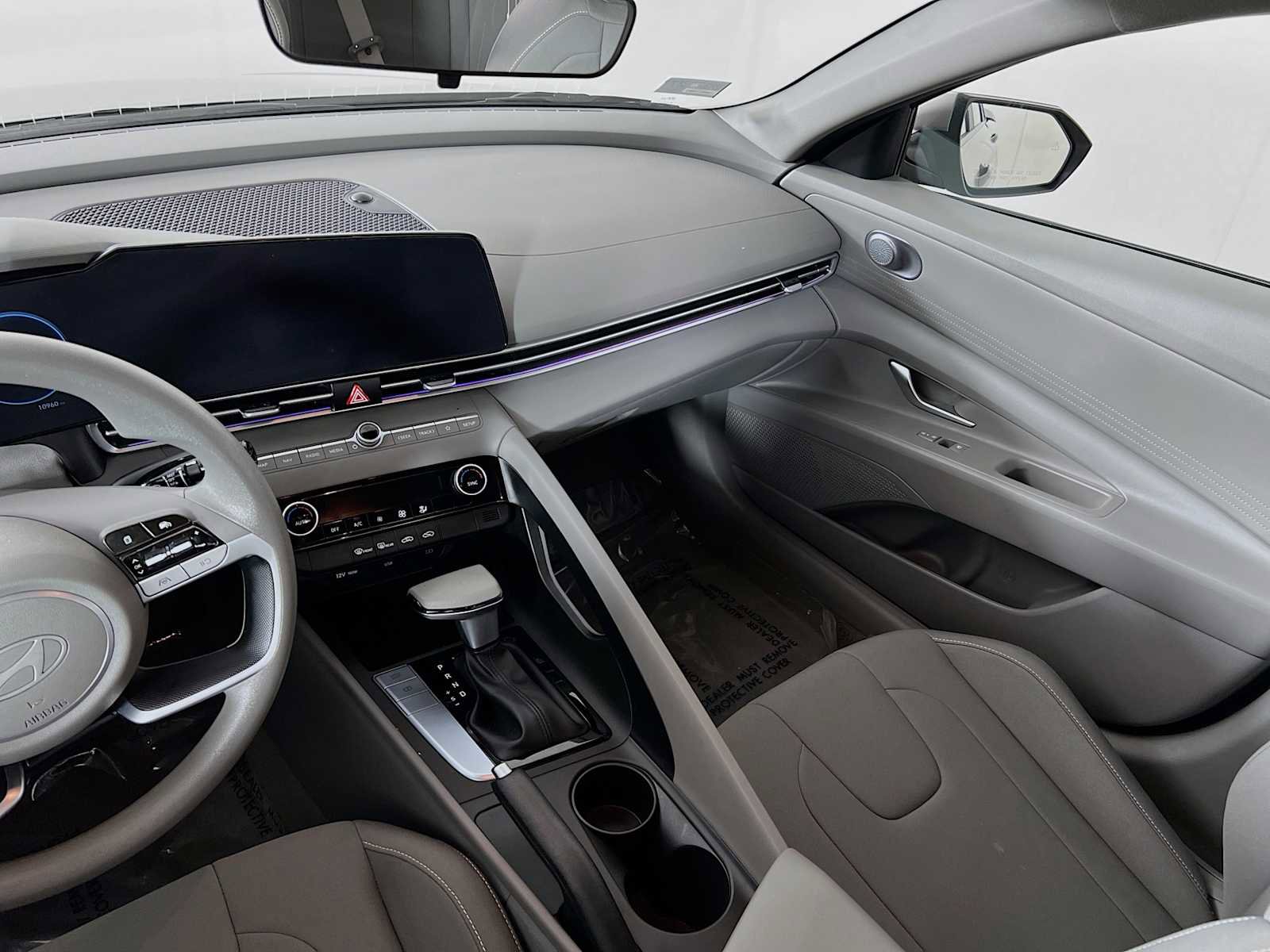 Used 2024 Hyundai Elantra SEL image 23