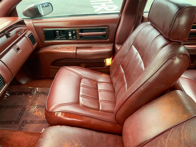 Used 1992 Oldsmobile Custom Cruiser image 31