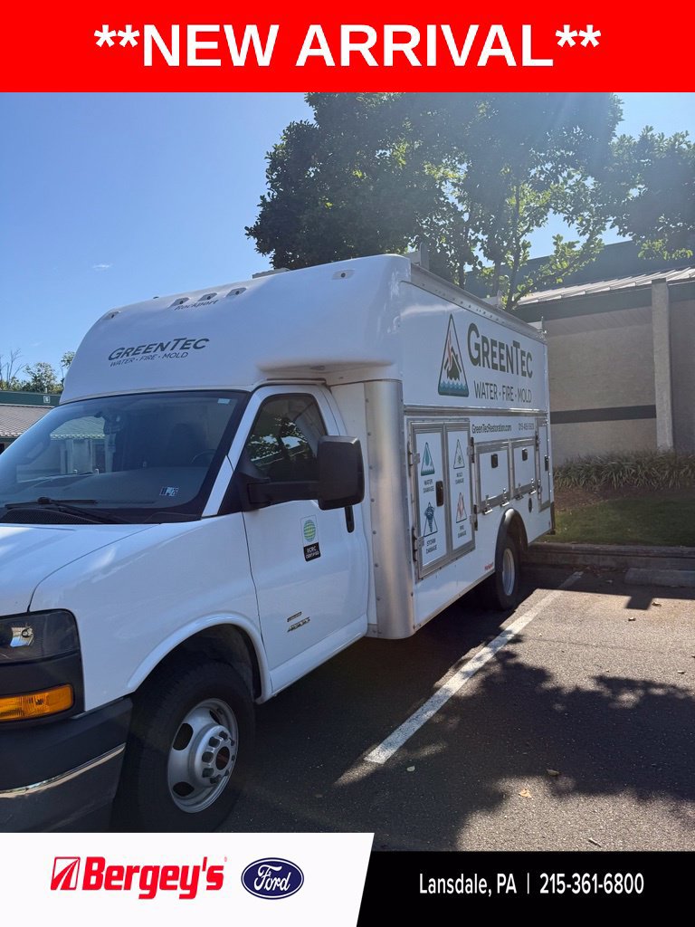 Used 2023 GMC Savana 4500 w/ Power Convenience Package RWD image 1
