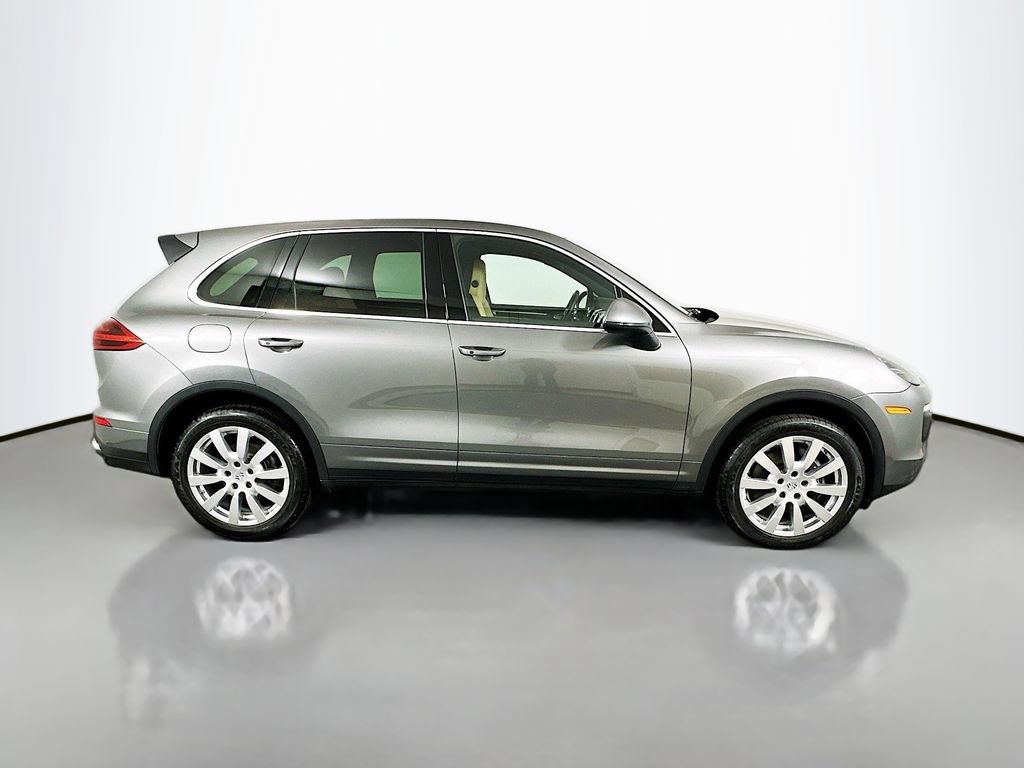 Used 2016 Porsche Cayenne AWD/4WD image 4