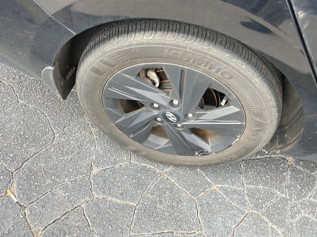 Used 2022 Hyundai Elantra SEL FWD image 9