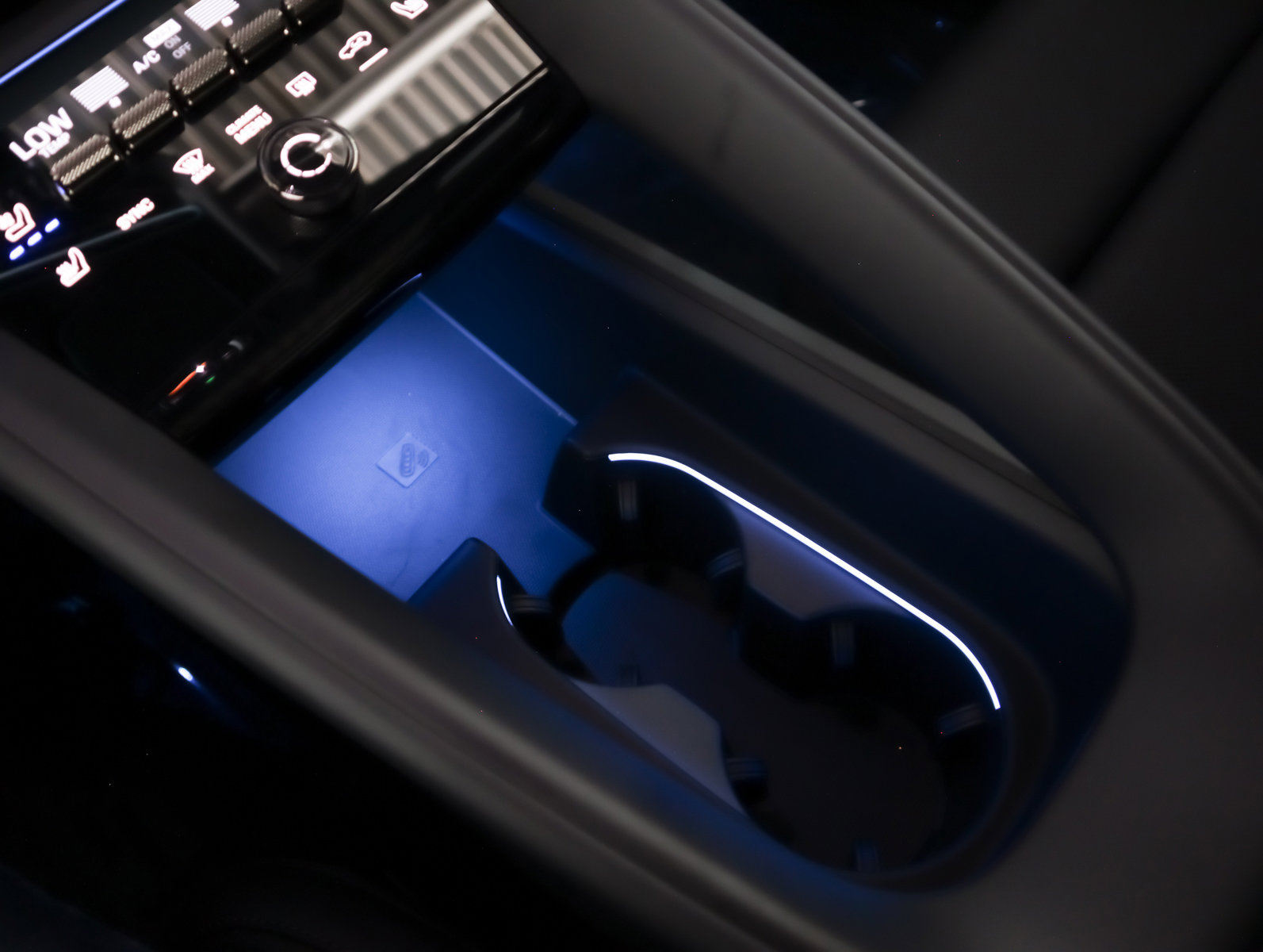 Used 2025 Porsche Macan Turbo Electric image 19