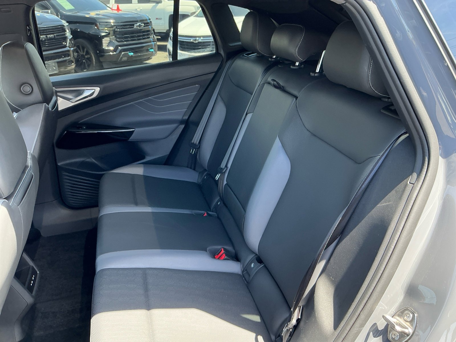 Used 2023 Volkswagen ID.4 S image 19