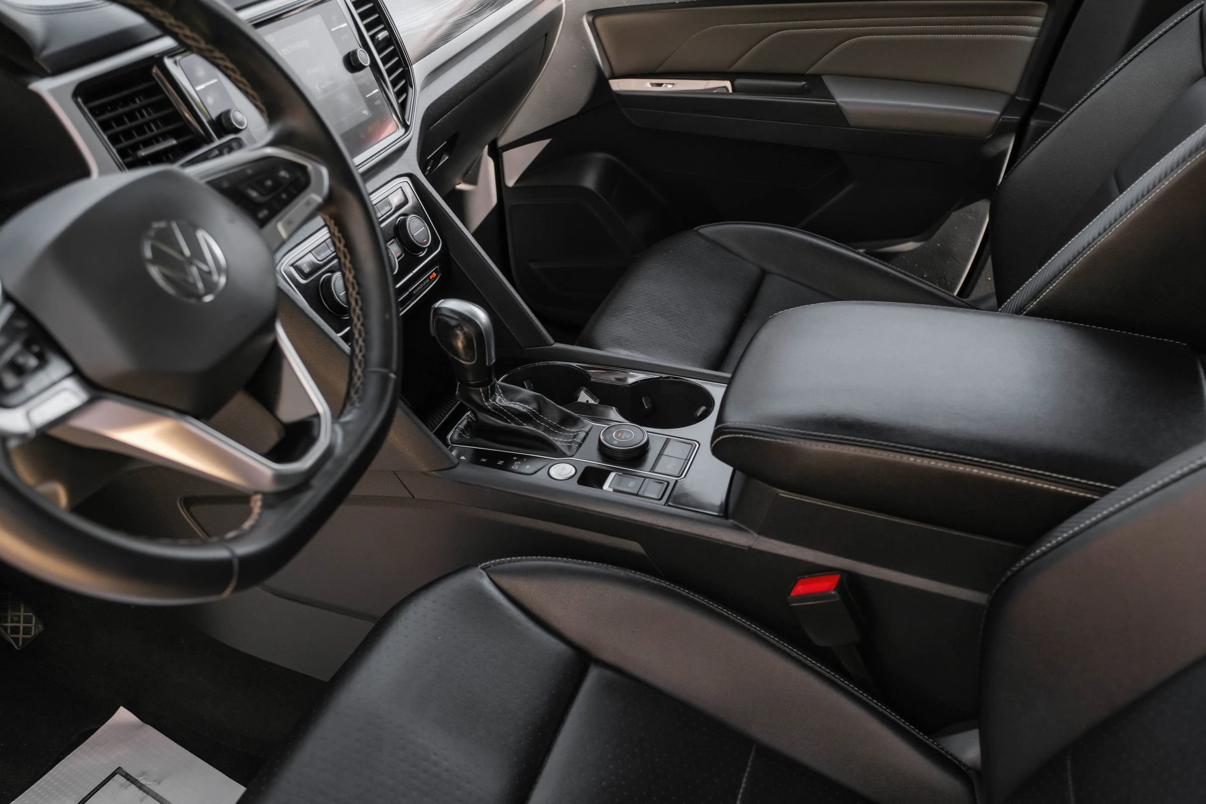 Used 2022 Volkswagen Atlas Cross Sport SE w/ Panoramic Sunroof Package image 25