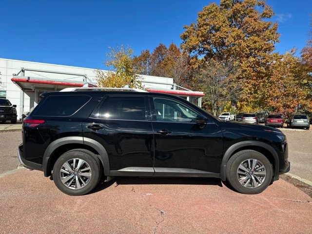 New 2025 Nissan Pathfinder SL