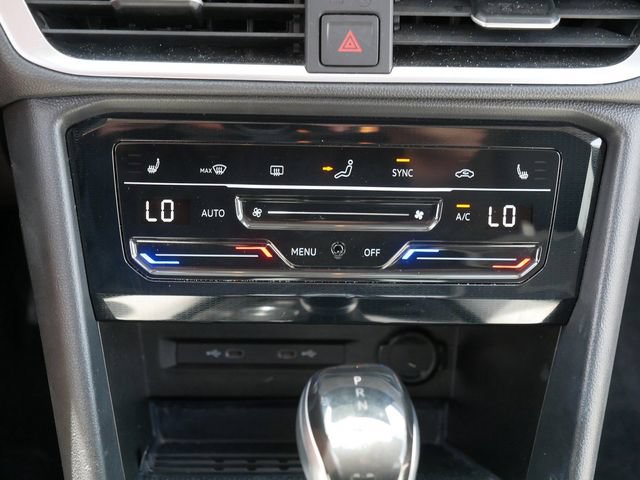 Certified 2025 Volkswagen Taos SE AWD/4WD image 30