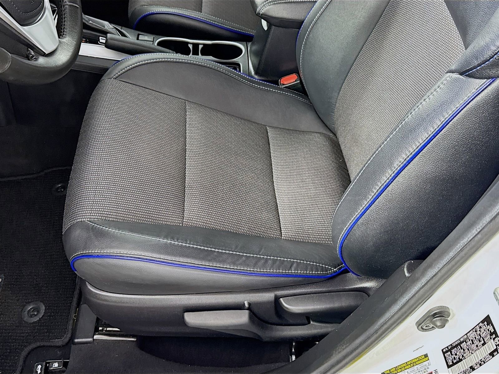 Used 2019 Toyota Corolla SE w/ Carpet Mat Package (TMS) FWD image 12
