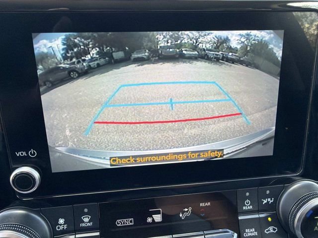 Used 2023 Toyota Highlander L image 31