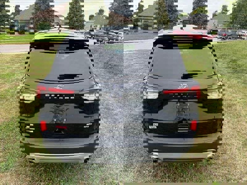 Used 2022 Ford Escape SE w/ Cold Weather Package image 7