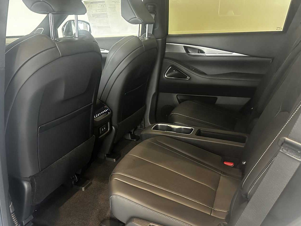 New 2027 INFINITI QX60 Sport AWD/4WD image 13