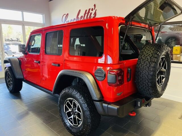 Used 2025 Jeep Wrangler Unlimited Rubicon AWD/4WD image 7