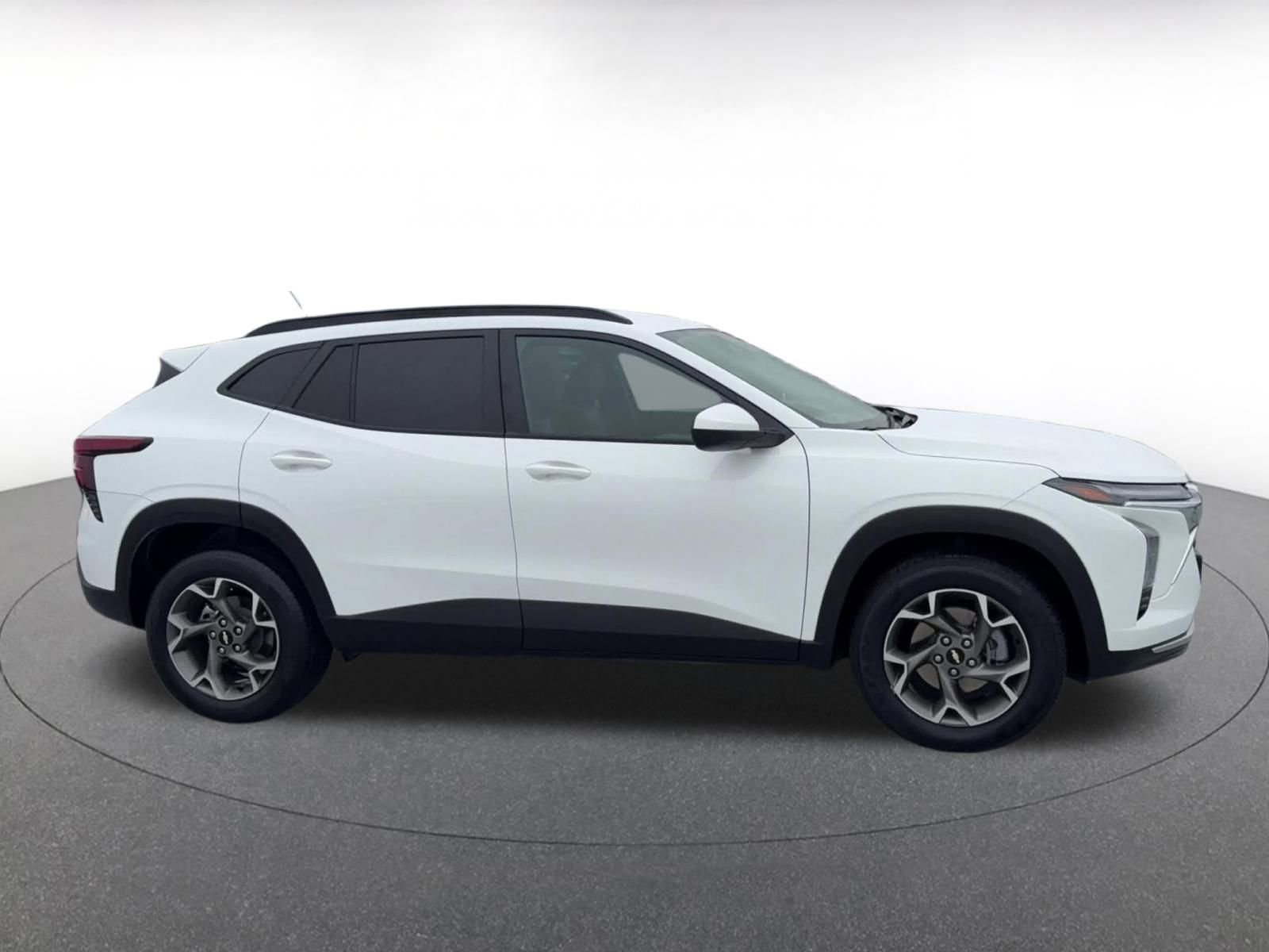 Used 2025 Chevrolet Trax LT image 16