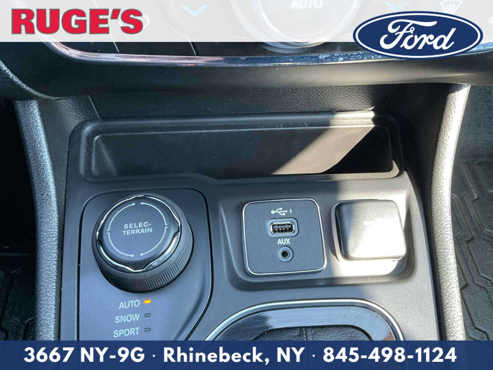 Used 2021 Jeep Cherokee Limited w/ Elite Package AWD/4WD image 24