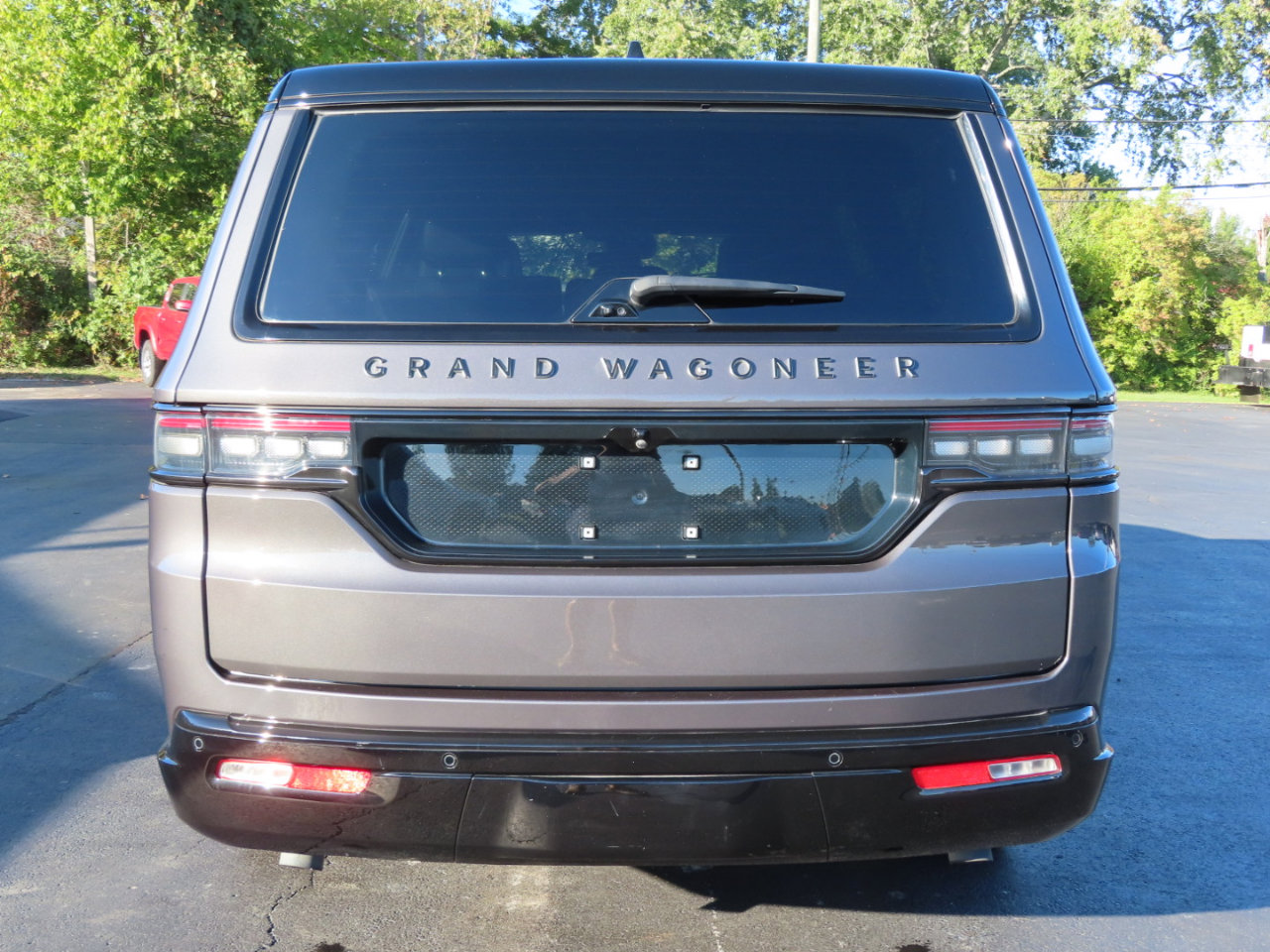 Used 2024 Jeep Grand Wagoneer L Series II w/ Quick Order Packagew 28T image 5