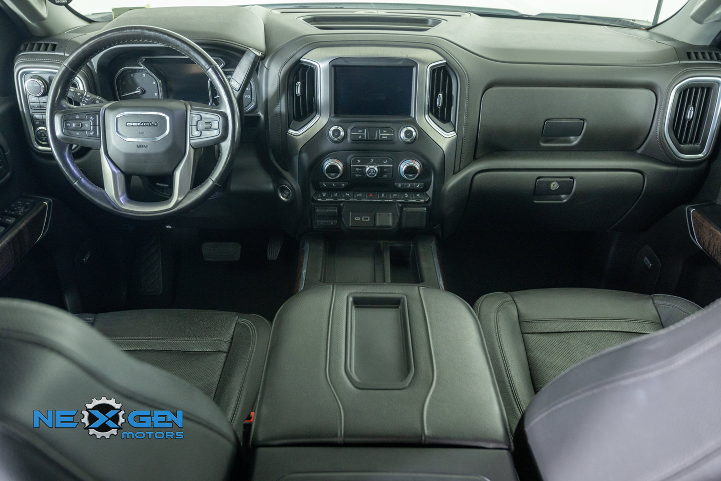 Used 2022 GMC Sierra 3500 Denali w/ Technology Package AWD/4WD image 34