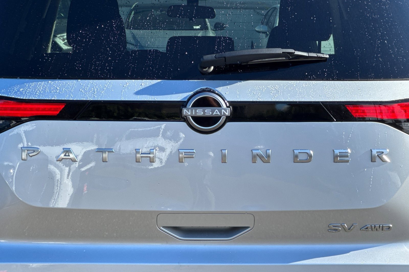 Used 2024 Nissan Pathfinder SV image 13