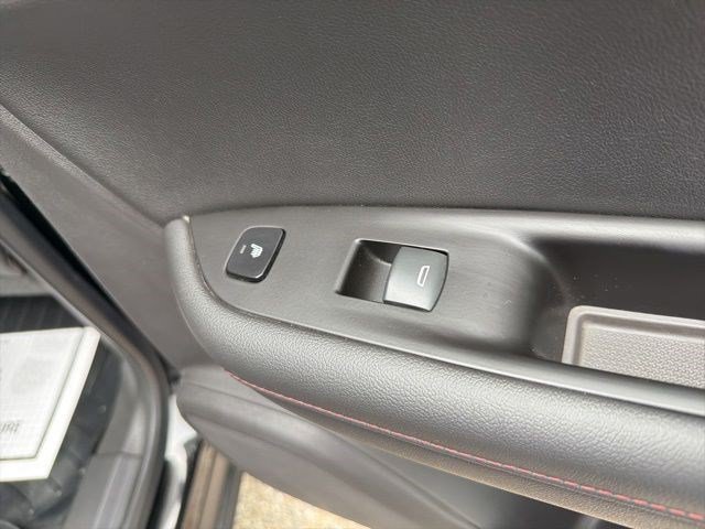 Used 2019 Chevrolet Blazer RS AWD/4WD image 22