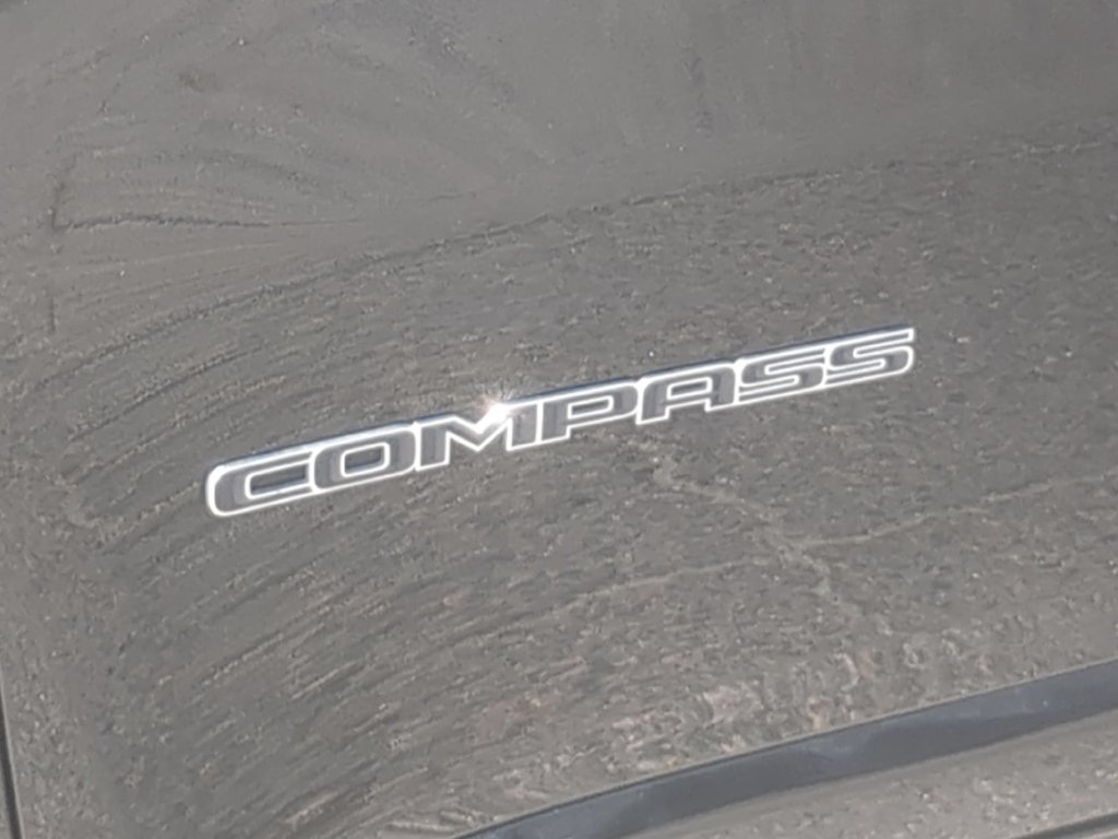 Certified 2022 Jeep Compass Limited w/ Elite Group AWD/4WD image 10