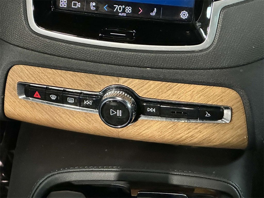Used 2024 Volvo XC90 B6 Plus image 20