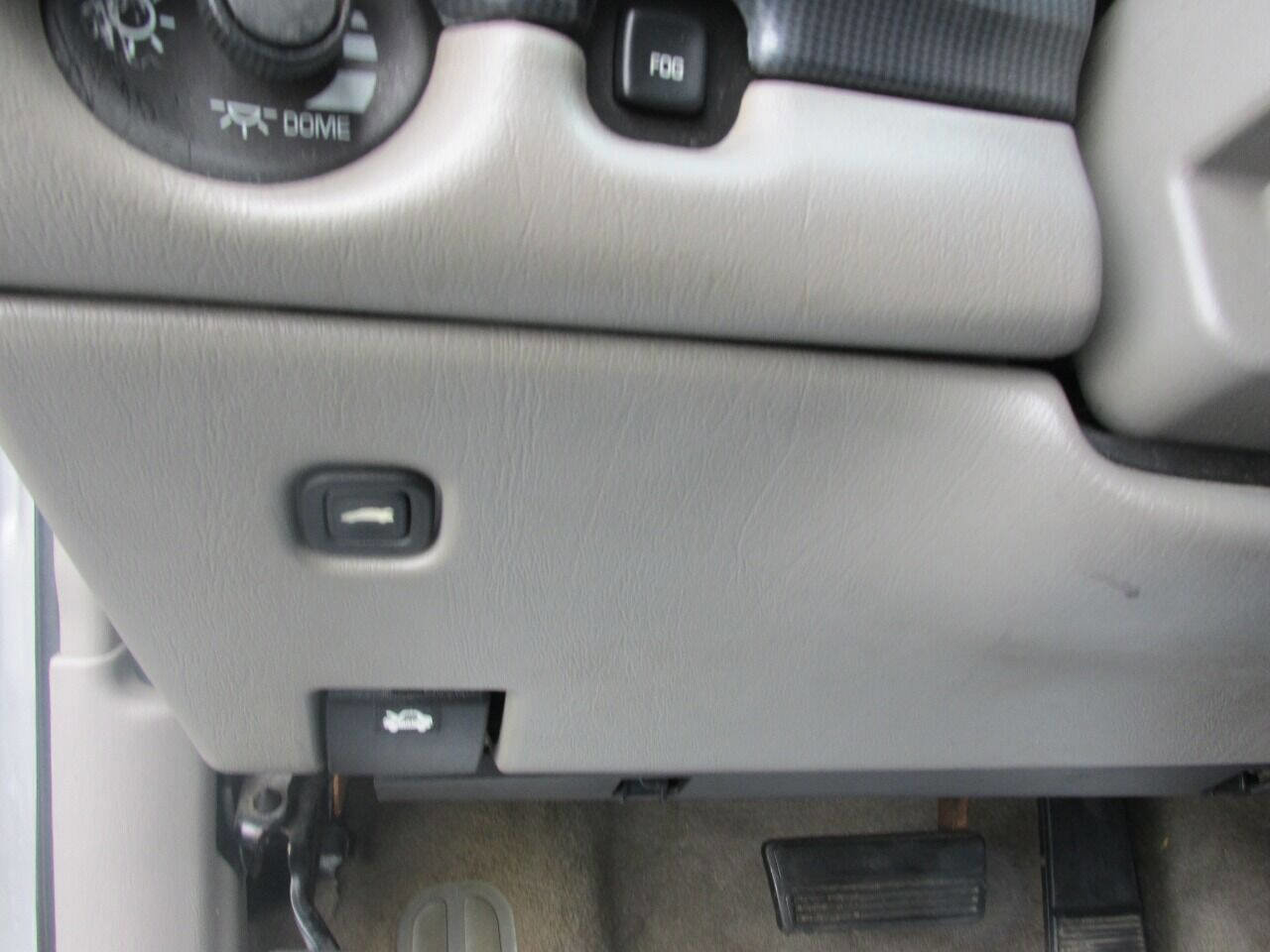 Used 2005 Chevrolet Impala SS w/ Sun And Sound Package image 40