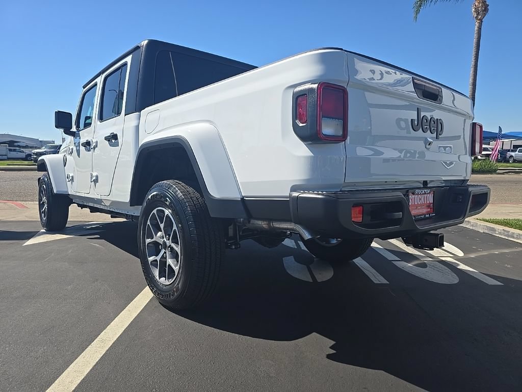 New 2025 Jeep Gladiator Sport AWD/4WD image 17