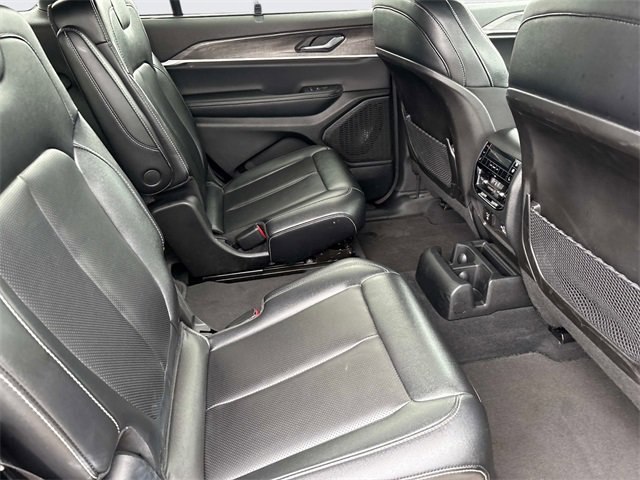 Used 2024 Jeep Grand Cherokee L Limited w/ Luxury Tech Group II image 23