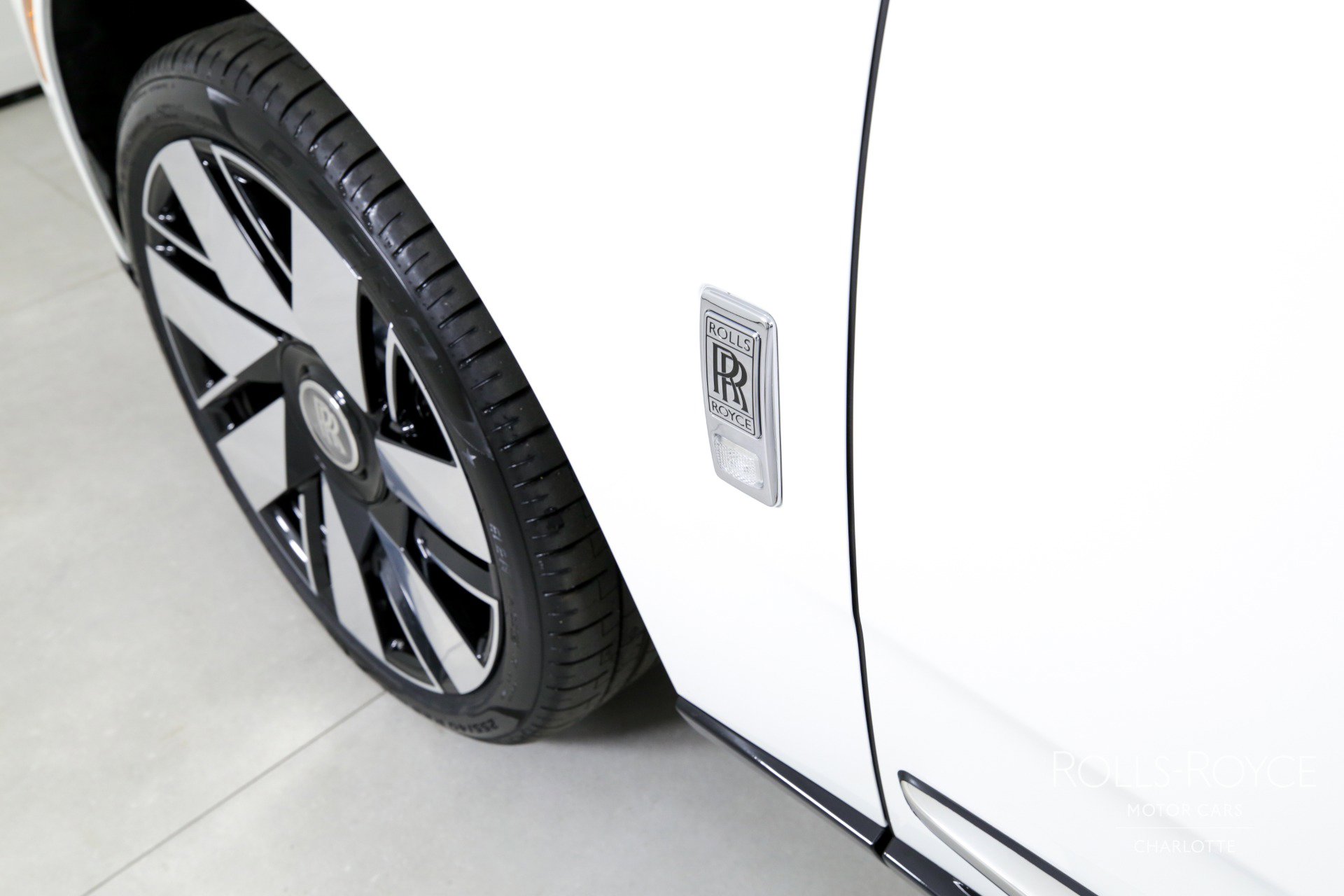 Certified 2025 Rolls-Royce Cullinan image 42