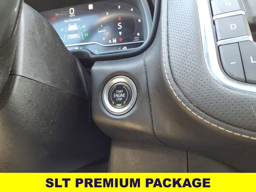 Used 2023 GMC Yukon XL SLT w/ SLT Premium Package image 25