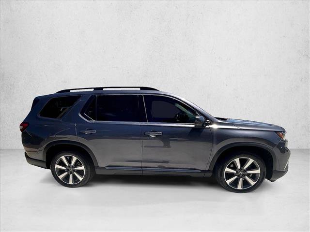 Used 2023 Honda Pilot Touring image 5