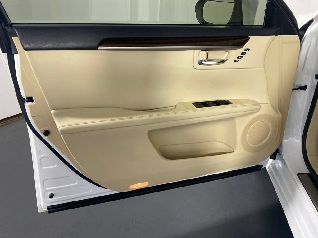 Used 2015 Lexus ES 350 w/ Premium Package FWD image 25