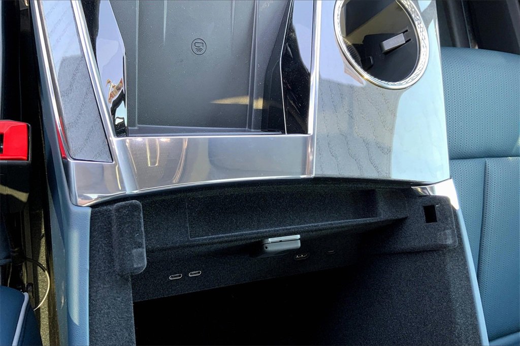 New 2026 Cadillac Escalade IQ Sport 2 w/ LPO, ONYX Package image 28