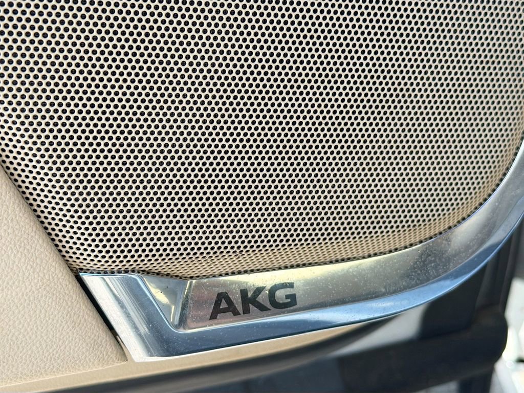 Used 2022 Cadillac Escalade ESV Premium Luxury image 19