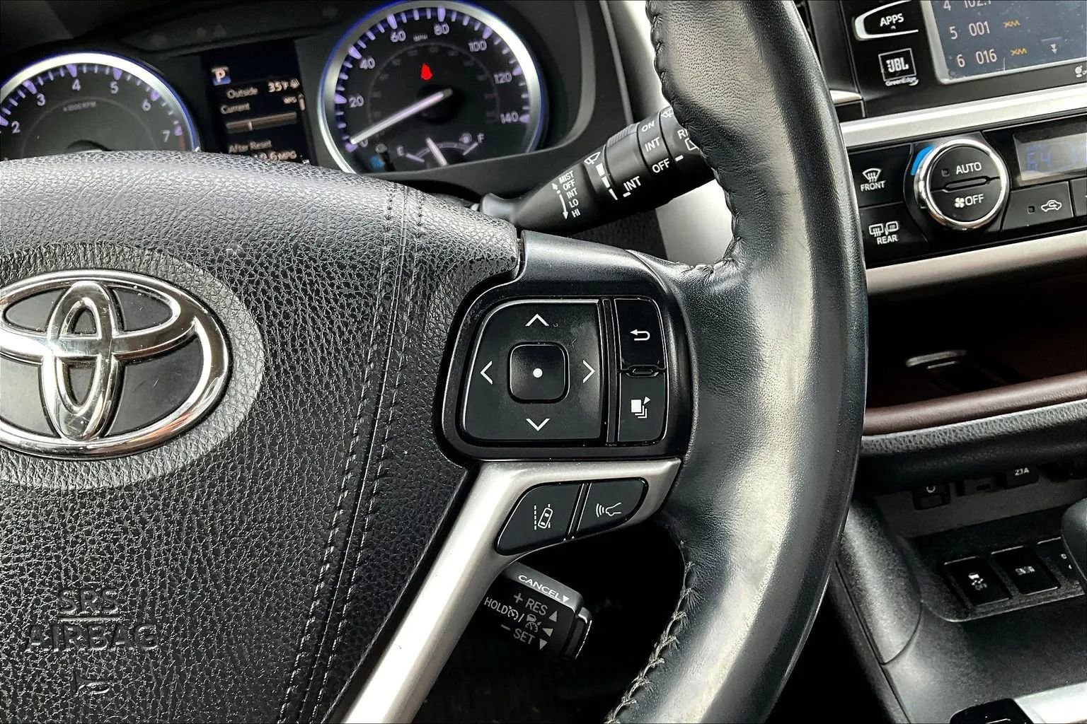 Used 2019 Toyota Highlander Limited AWD/4WD image 12