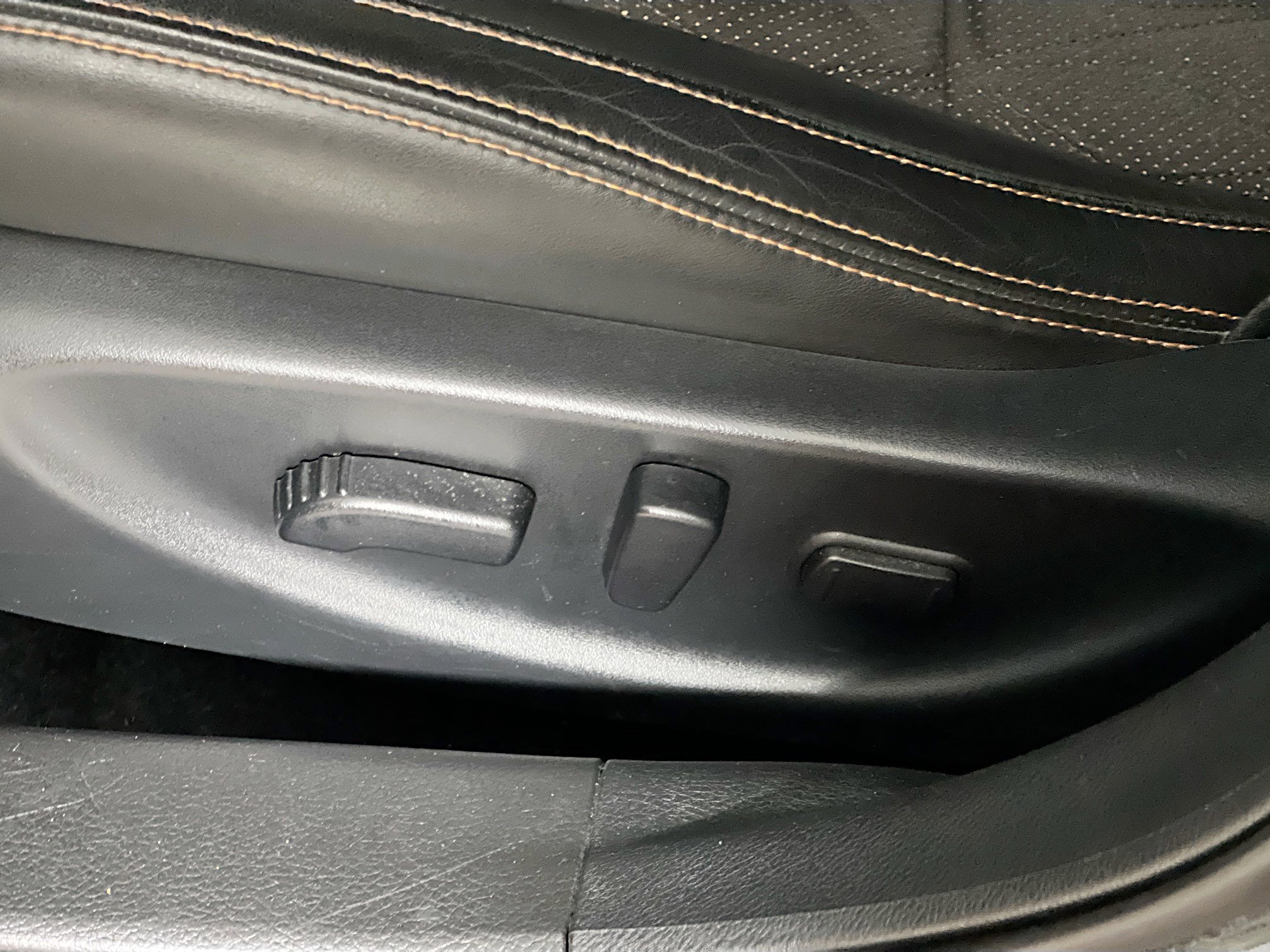 Used 2019 Nissan Maxima SR w/ Premium Package image 16