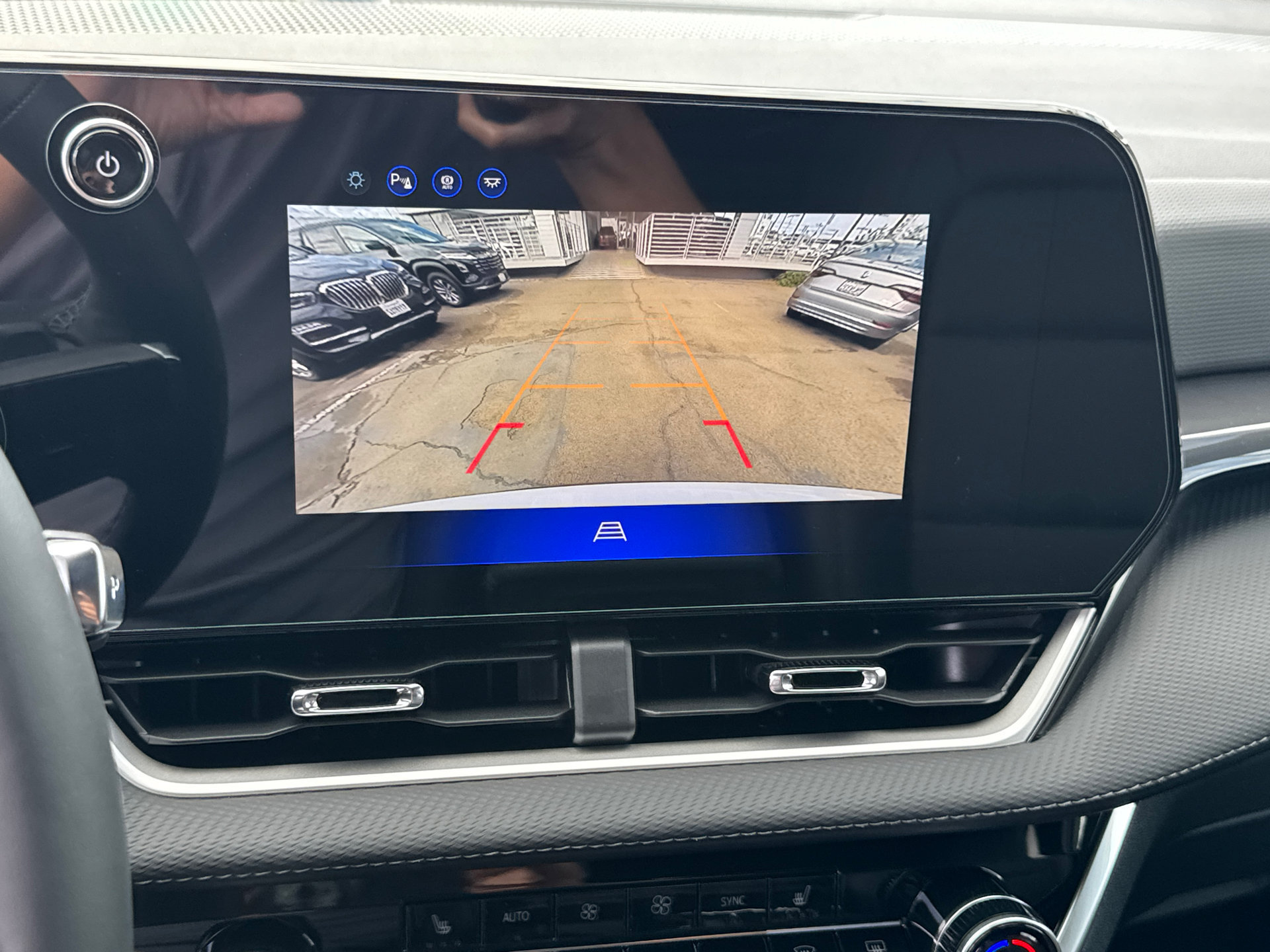 New 2027 Chevrolet Equinox LT w/ Convenience Package II FWD image 23