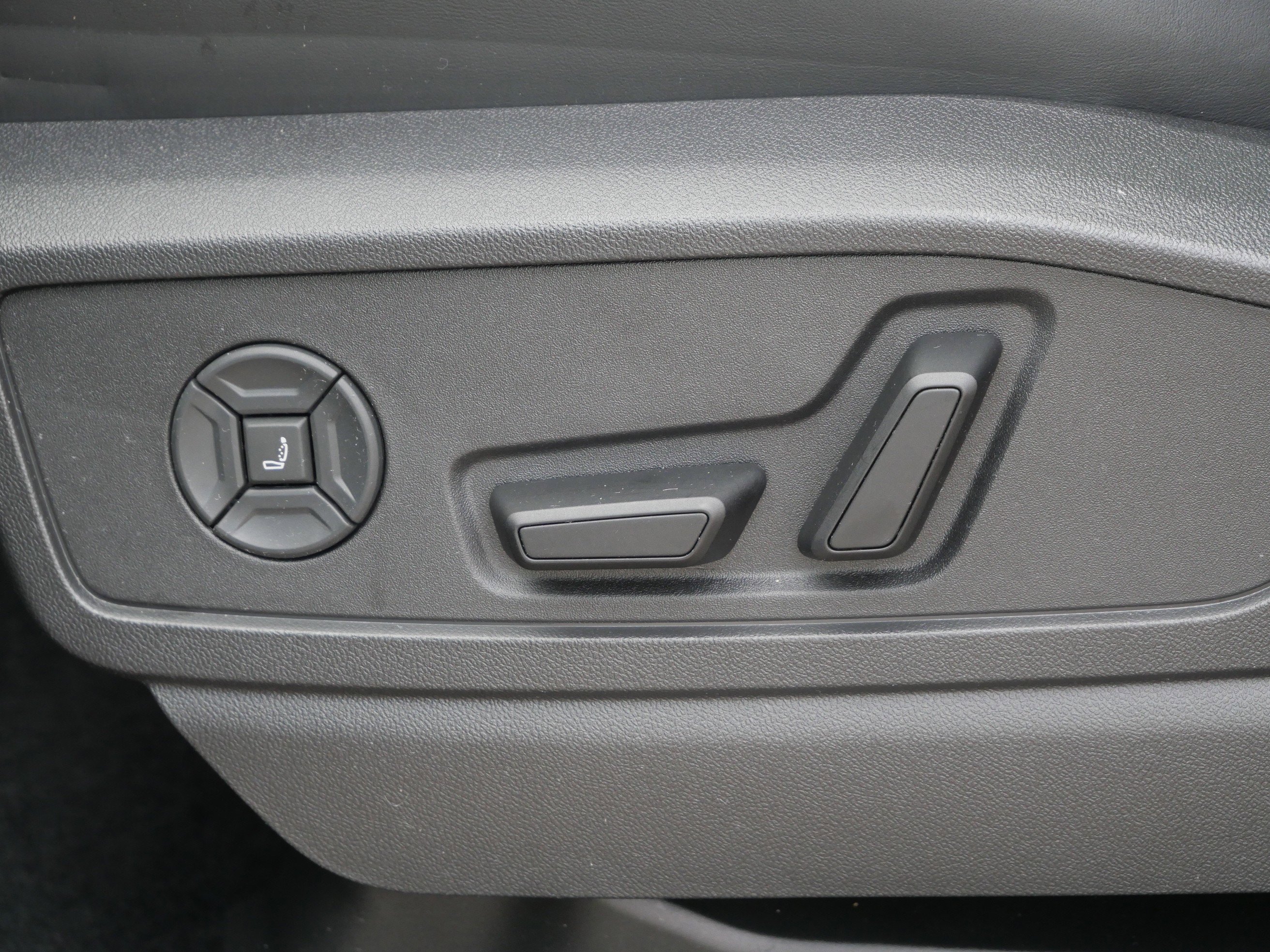 Used 2025 Audi SQ5 Premium Plus image 15