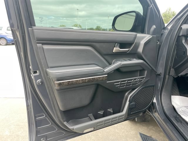 Used 2024 Toyota Tacoma Limited w/ Limited Package (LT) AWD/4WD image 20
