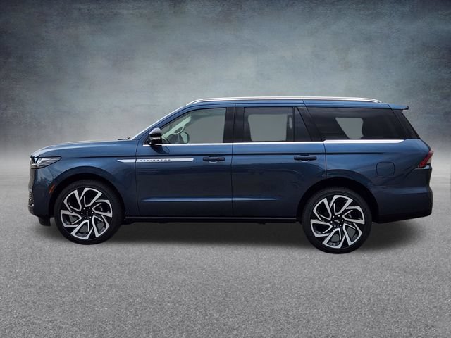 New 2027 Lincoln Navigator Reserve AWD/4WD image 4