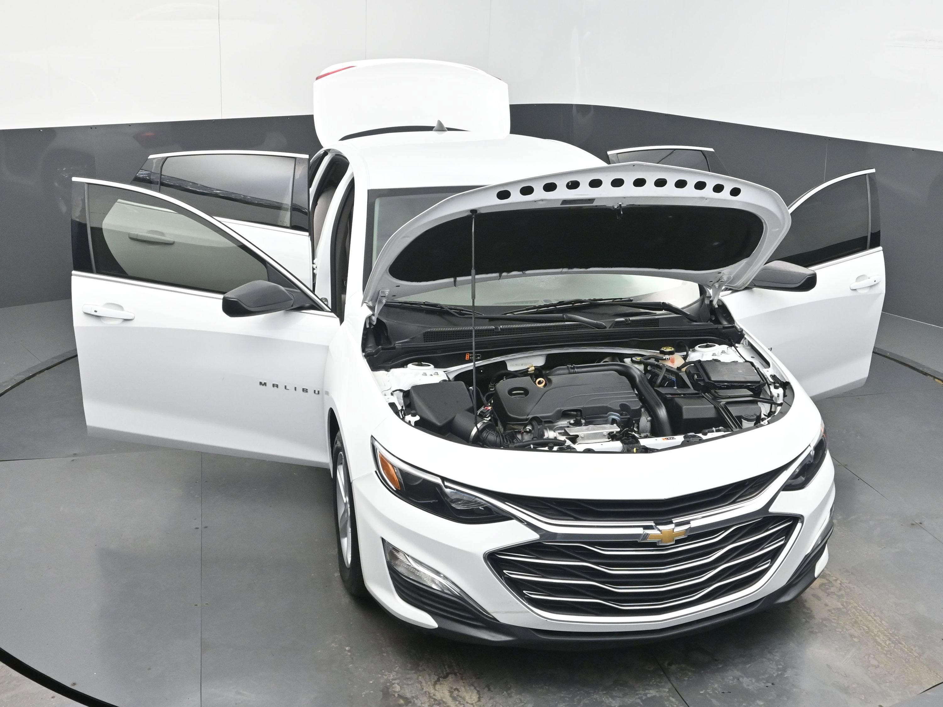 Used 2021 Chevrolet Malibu LS image 40
