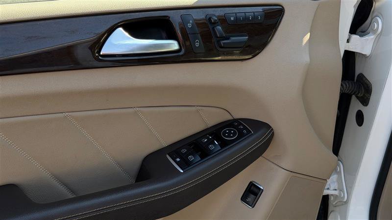 Used 2015 Mercedes-Benz GL 450 4MATIC image 21