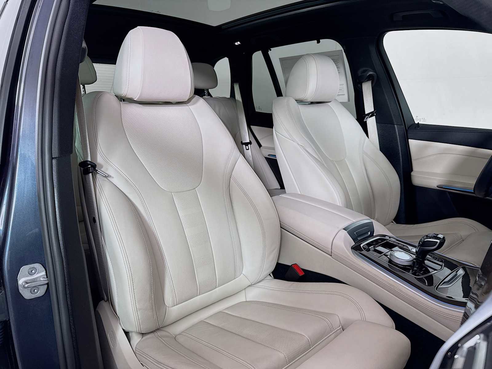 Used 2022 BMW X5 xDrive45e w/ M Sport Package image 27