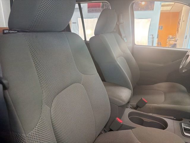 Used 2016 Nissan Frontier SV image 26