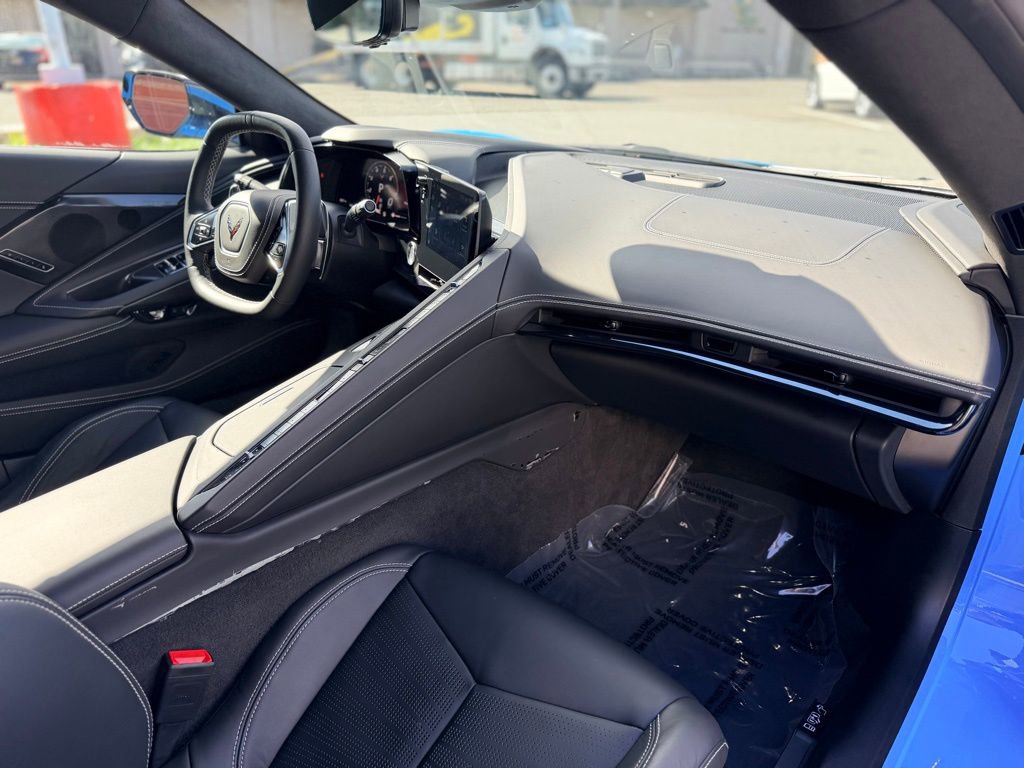 Used 2024 Chevrolet Corvette Stingray Premium Conv w/ Stealth Interior Trim Package image 17