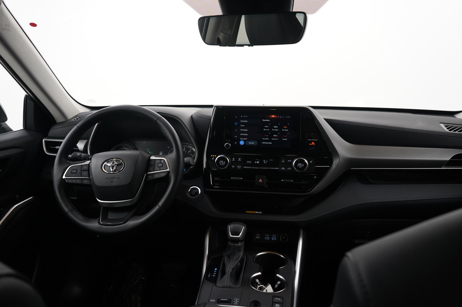 Used 2024 Toyota Highlander XLE image 11